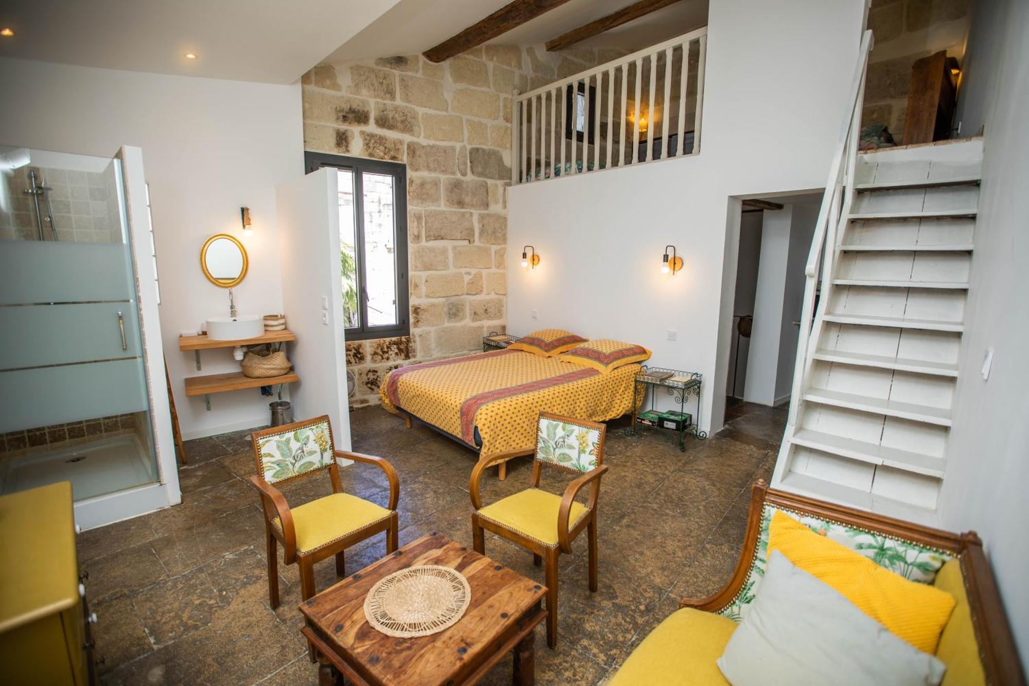 Oustaou De Betty Et Bob Bed and Breakfast Le Cailar Eksteriør billede